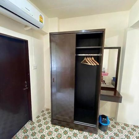 Ratanawong Place 823 Bangkok Exterior photo