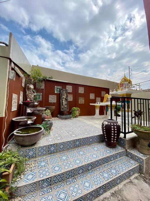 Ratanawong Place 823 Bangkok Exterior photo